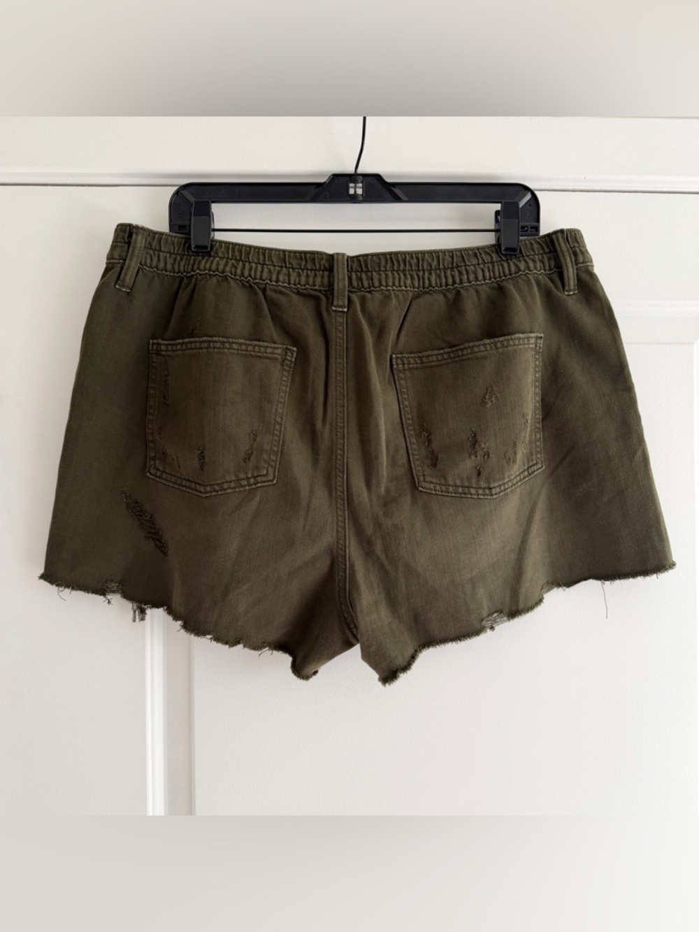 aerie Daydreamer Olive Green Distressed Denim Shorts NWT - Picture 2 of 5